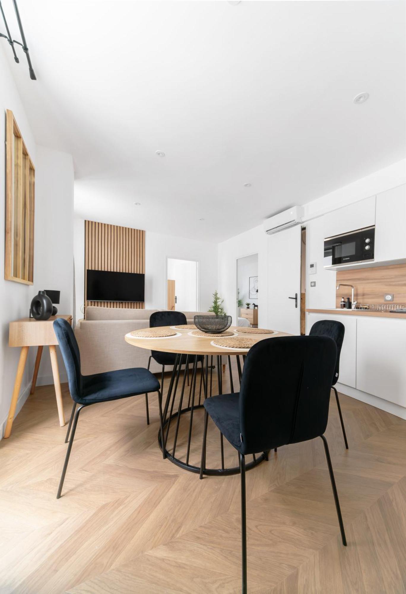 Serbie - Design Et Climatises En Centre Vichy