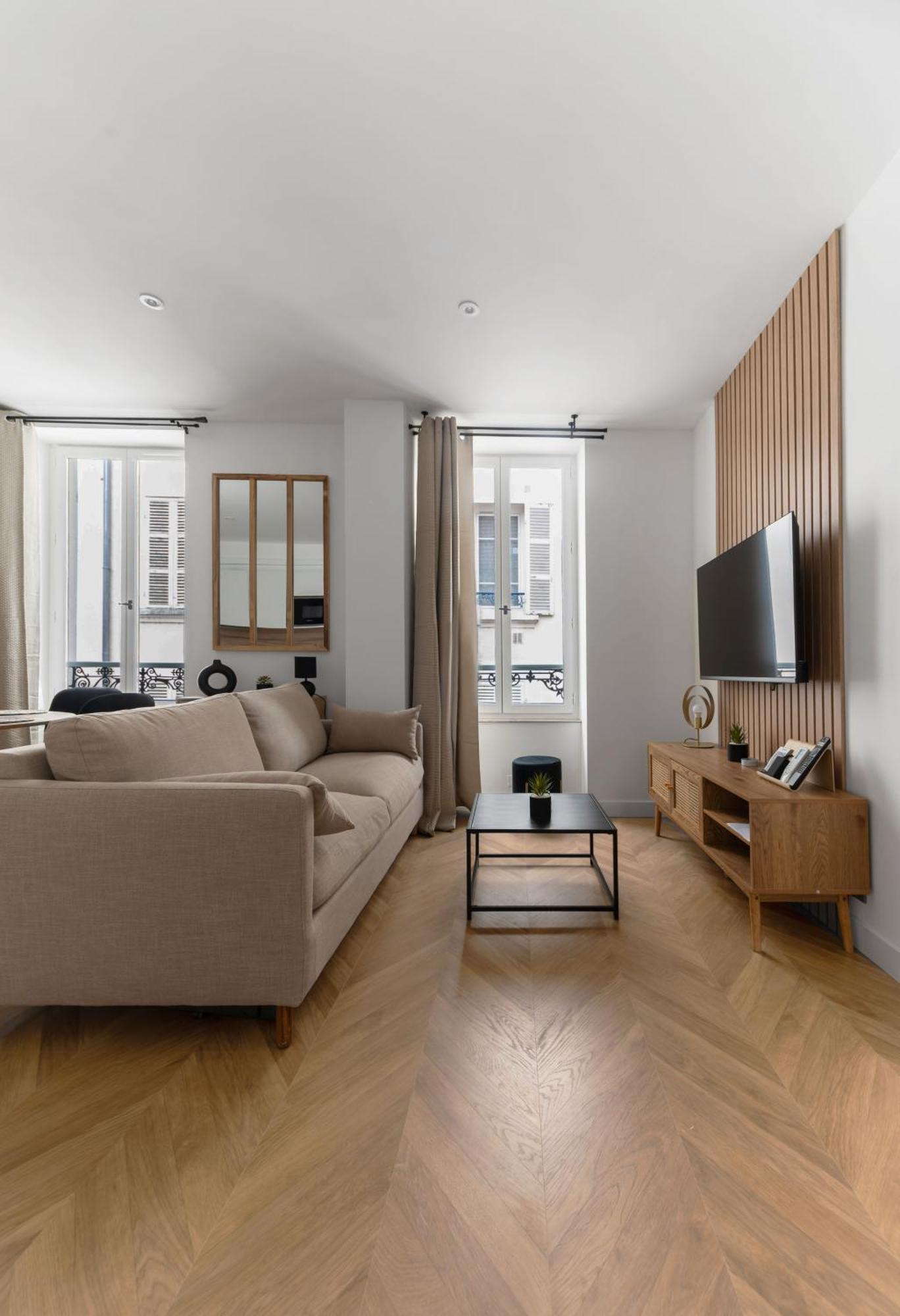 Serbie - Design Et Climatises En Centre