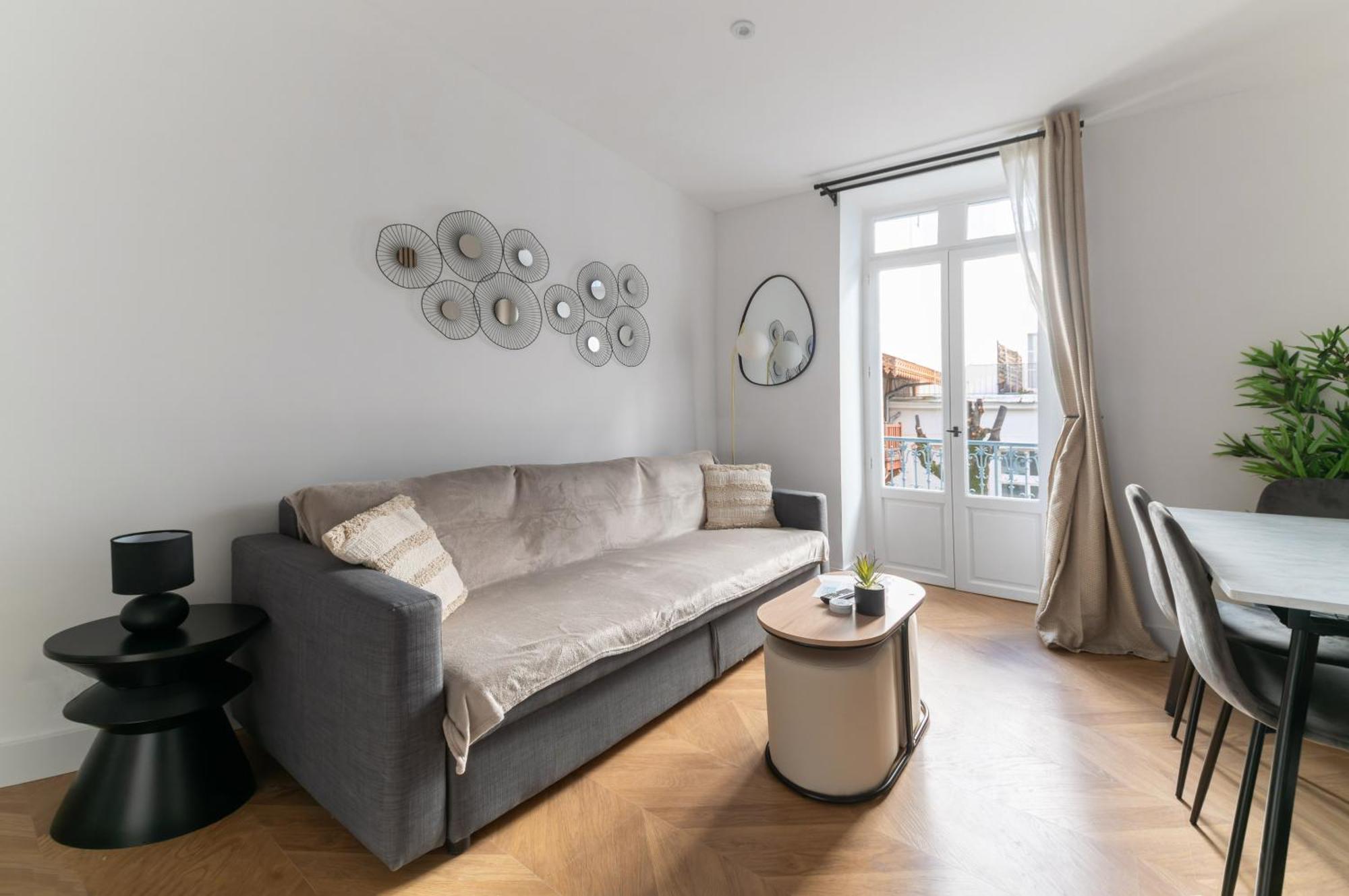 Apartment Serbie - Design Et Climatises En Centre Vichy