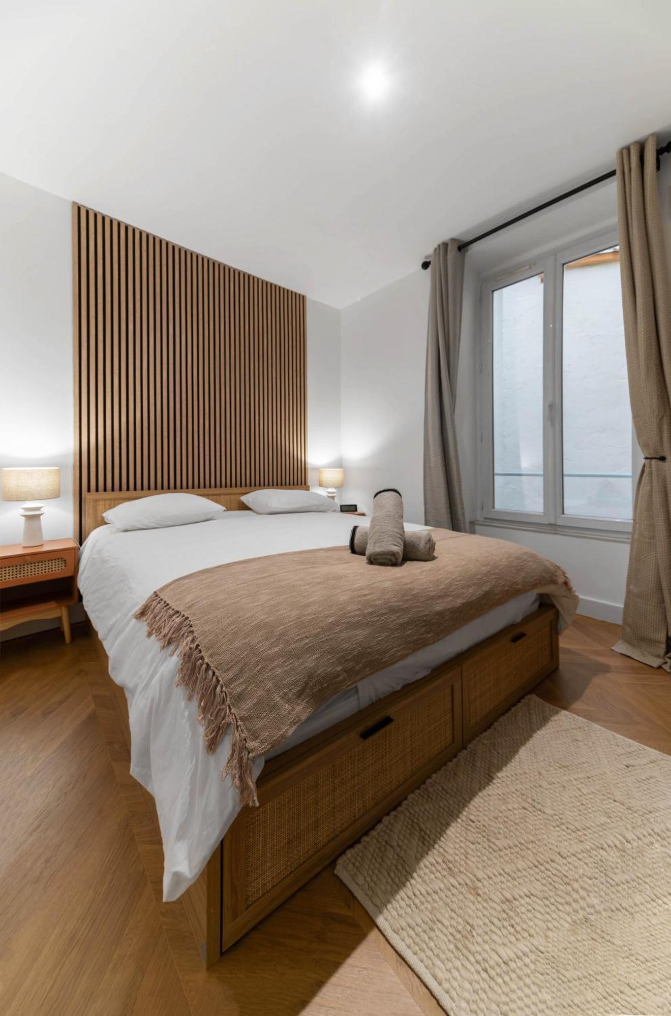 Serbie - Design Et Climatises En Centre * Vichy