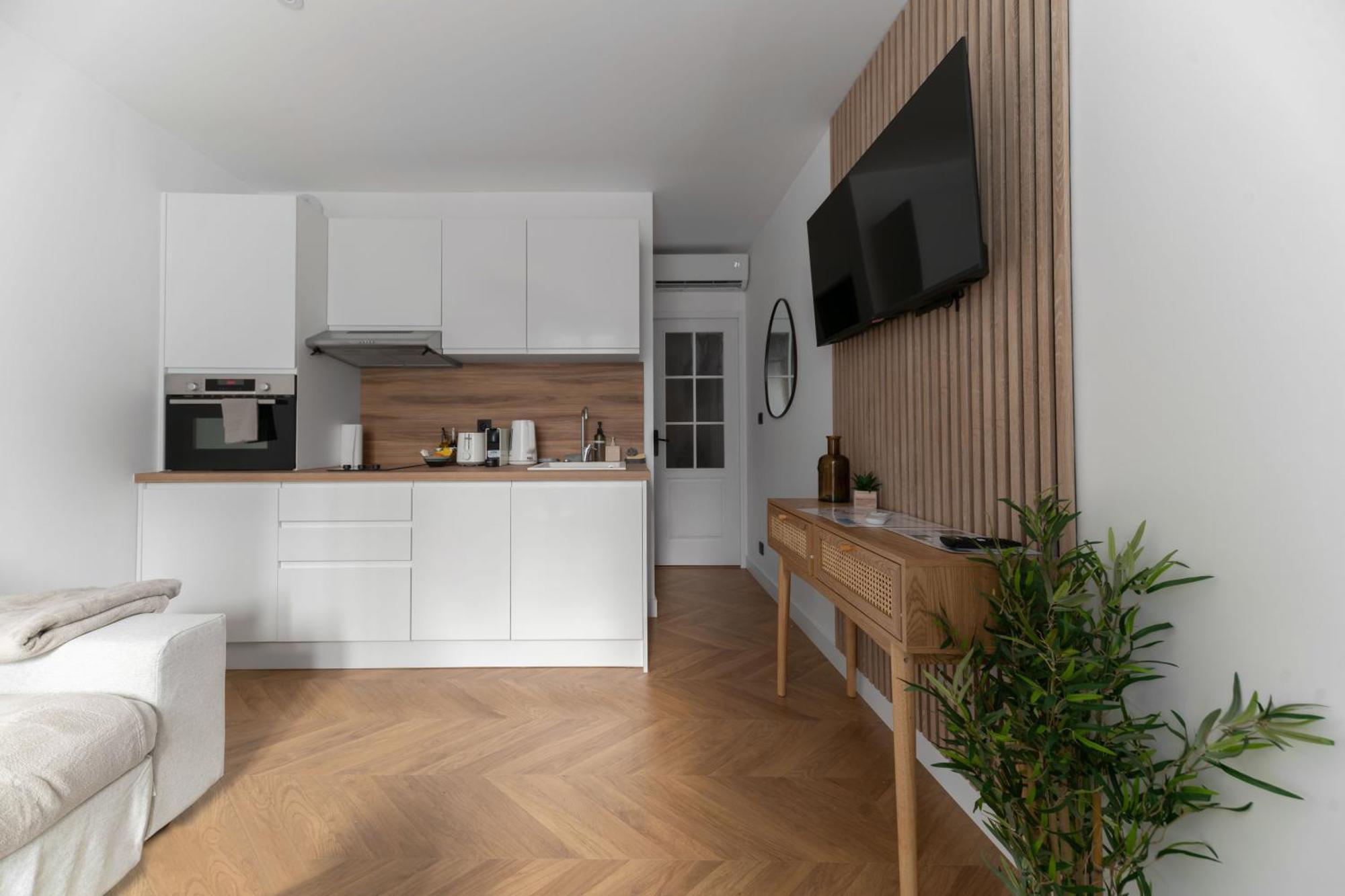 Apartment Serbie - Design Et Climatises En Centre Vichy